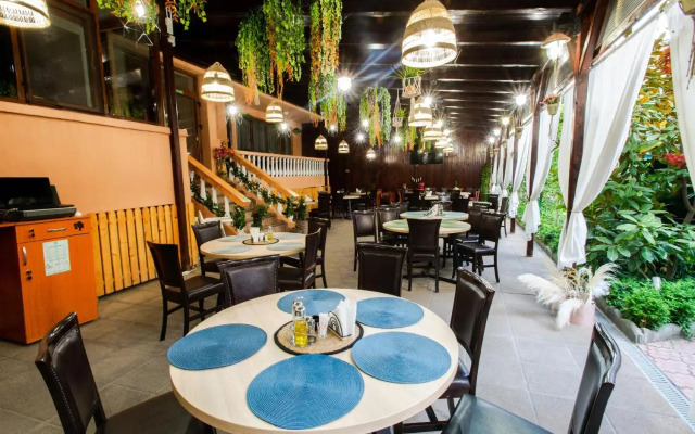 Hotel Roxy & Maryo