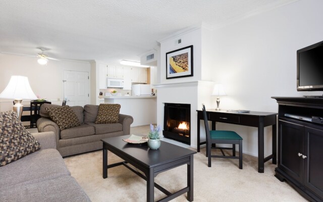 Oakwood Toluca Hills