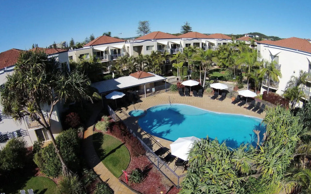 Golden Riviera Beach Resort