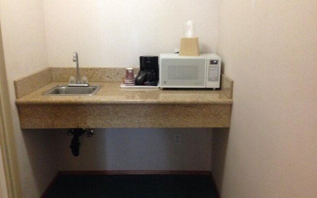 Timberland Inn & Suites