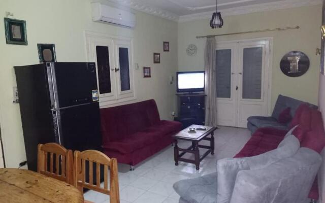 شاليه انيق مع مسبح وشاطئ جميل للعائلات فقط