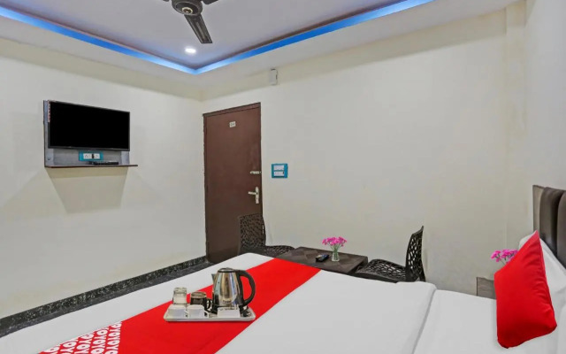 OYO Flagship 70297 Royal Palace Guest House