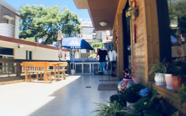 Donghai Fishing Village Ganhai Renjia Guest House