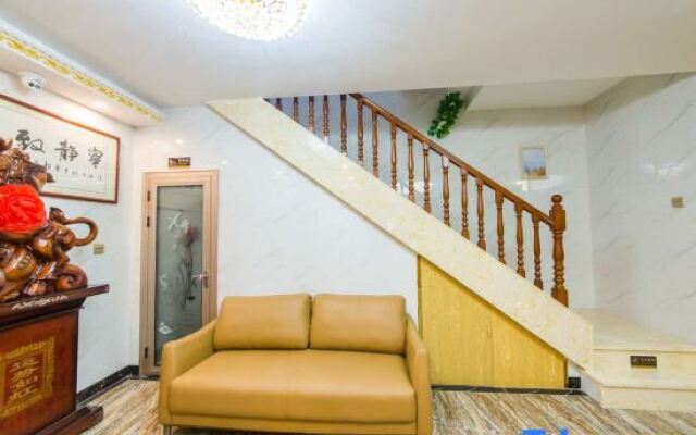 Meicheng Business Hotel (Huanghua International Airport Branch)