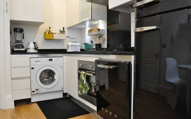 Modern 1 Bedroom Flat in Highbury