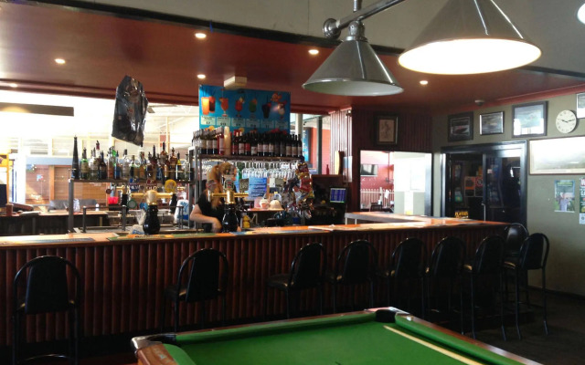 Rod 'N' Reel Hotel Motel Woodburn