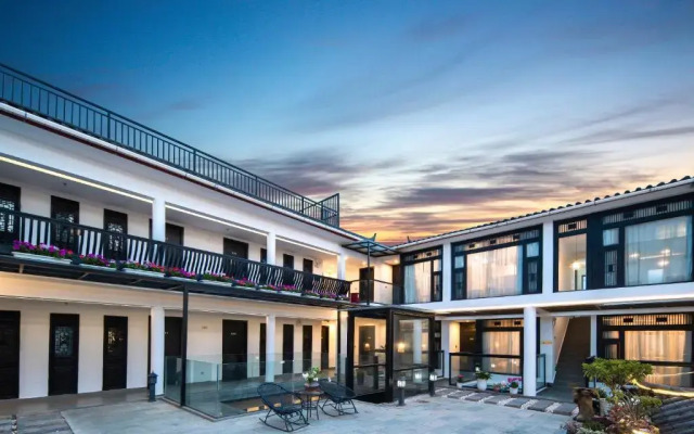 Lijiang Gemmer Hotel
