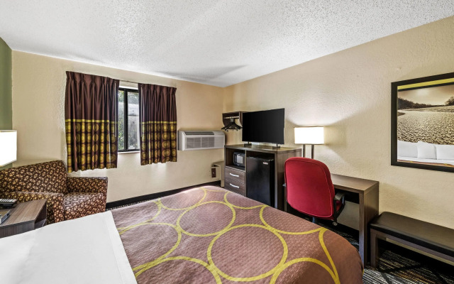Super 8 by Wyndham Independence Kansas City