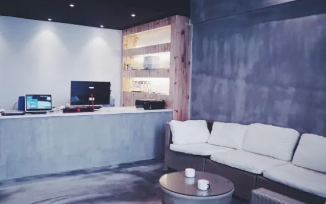 Lanhai Xiaozhu Hostel