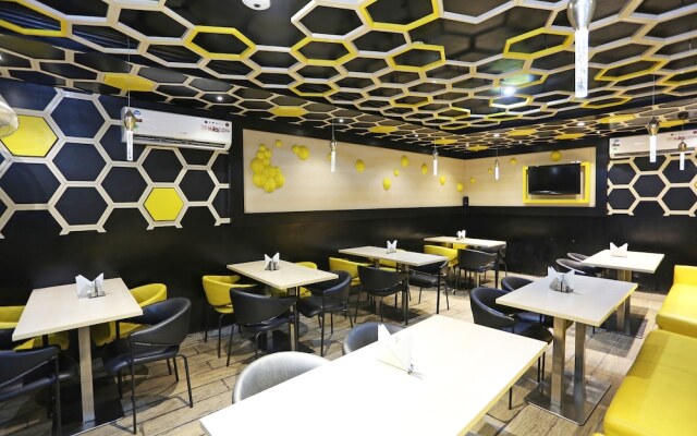 OYO 8672 Hotel Friends