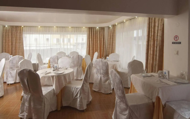 Hotel Triton