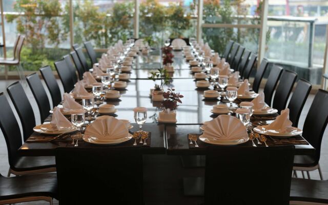 Golden Tulip Galaxy Hotel