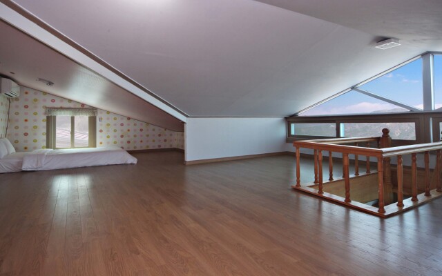 The South Sea, SPA Hill pension