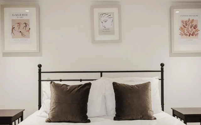 Stylish Townhouse Annexe Cheltenham
