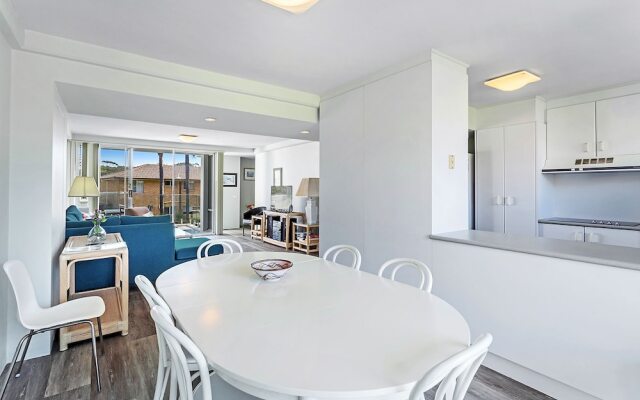 Cirrus, 6/44 Marine Drive