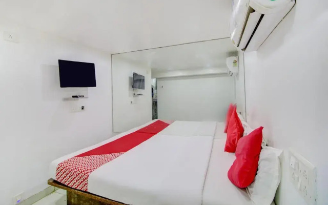 Hotel Blue Light by OYO Rooms