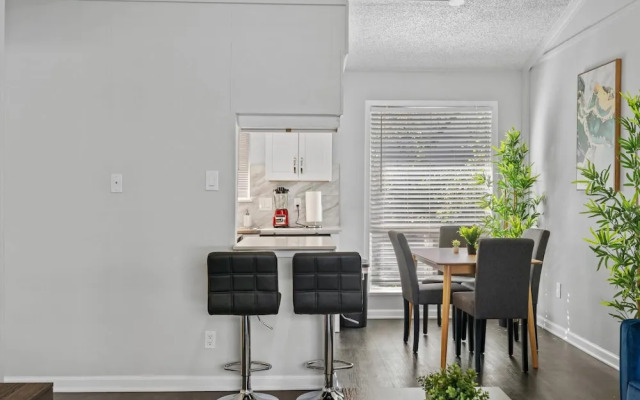 Stylish 1BR Downtown Evonify