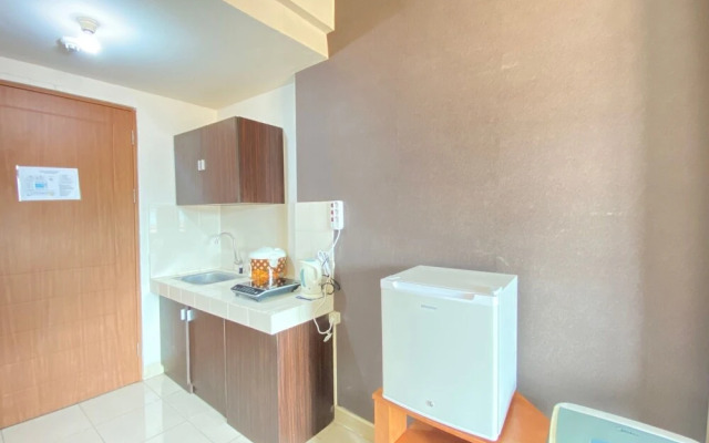 Bright Studio Room at Pinewood Apartment