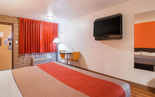 Motel 6 Safford, AZ