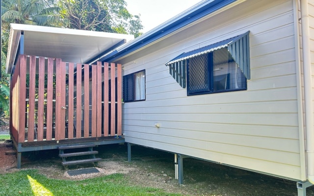 Tropical Hibiscus Caravan Park — 1-star hotel in Wongaling Beach