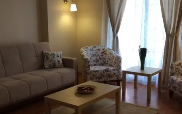 Kinzi House Apart Hotel