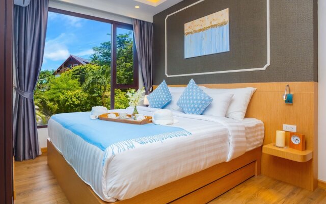 Aristo 2 Beach Front - by Holy Cow 213