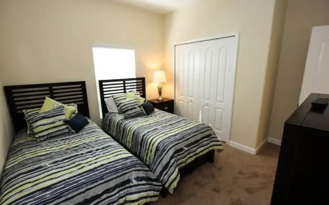 3041 Paradise Palms