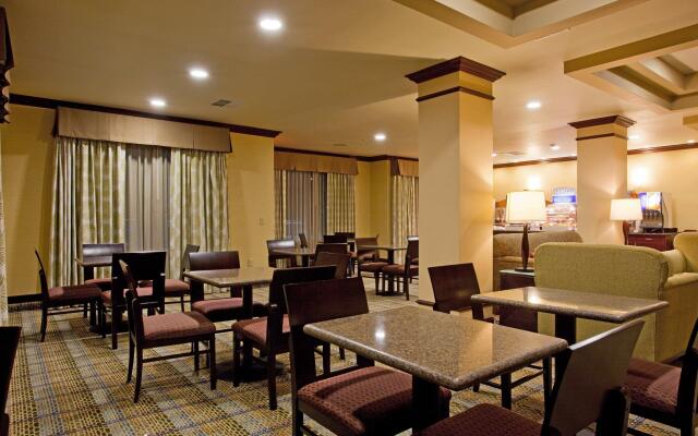 Holiday Inn Express & Suites Frazier Park by IHG