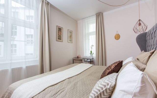 Romantic Luxury in Old Town Prague