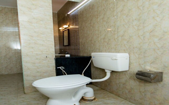 OYO 6869 ECR Grand Residency