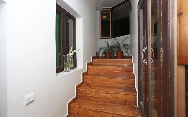 OYO 7138 Acharya Cottage