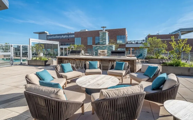 Global Luxury Suites at Woodmont Triangle South
