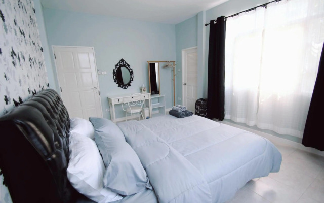 Little home poolvilla