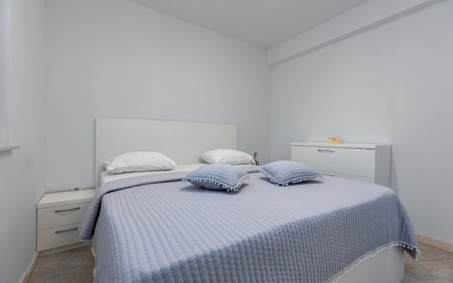 Holiday Home Miriam Kastela With a Private Pool