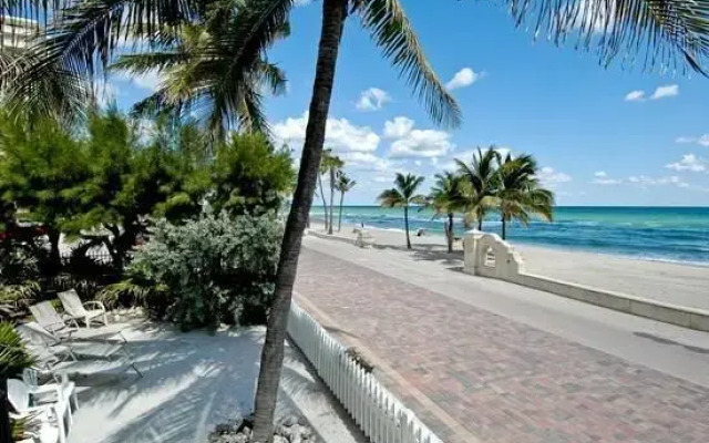 Luxury Whitedove Oceanfront Pool Home