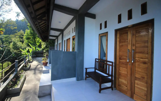 Adila Warung And Homestay
