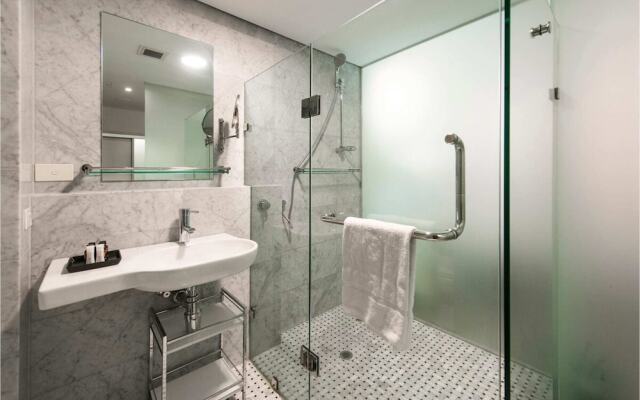Modern Room With Rooftop Terrace Located Centrally