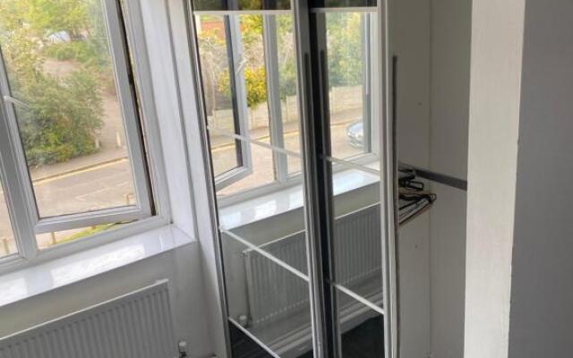 Monochrome 16 , Brentwood