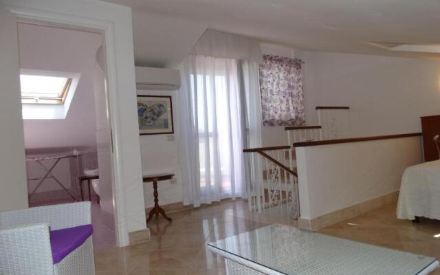 Silenzi Holiday Home