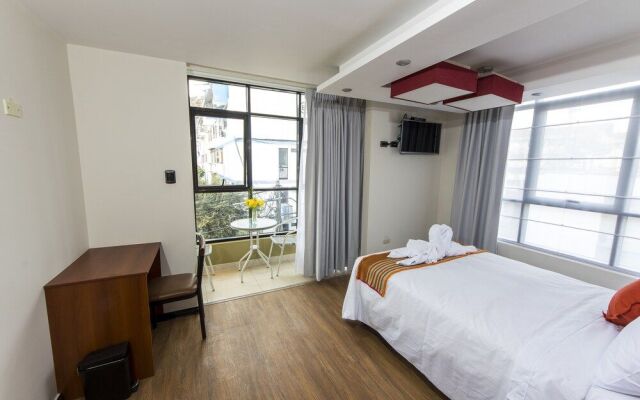 Capac Hotel