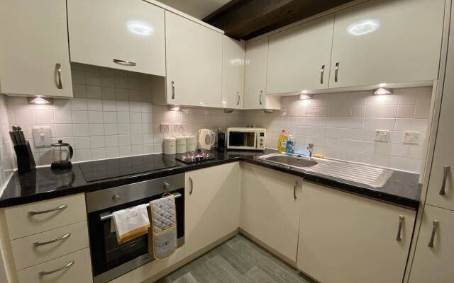 Cosy Riverside Apartment - Woodsmill Quay Free Parking