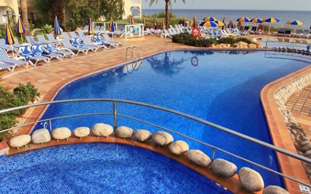 Sirenis Club Aura Hotel