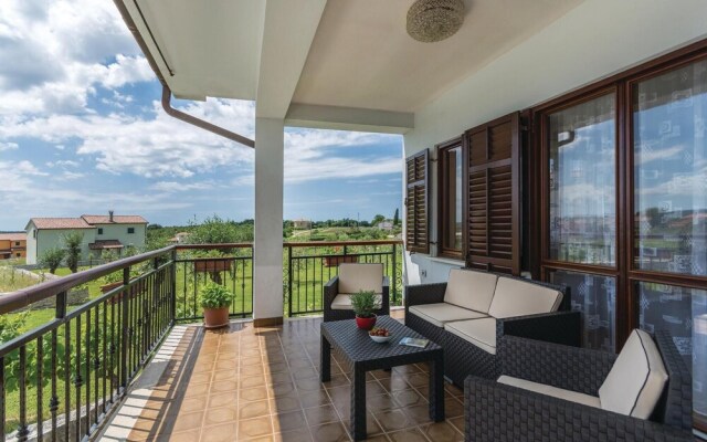 Nice Home in Brtonigla With Wifi and 3 Bedrooms