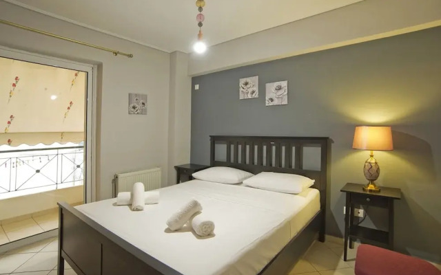 Seaside Apartment in Piraeus