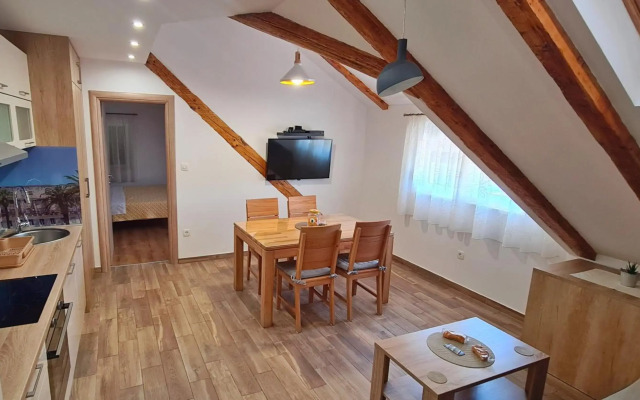 Attic Split apartment near city centre