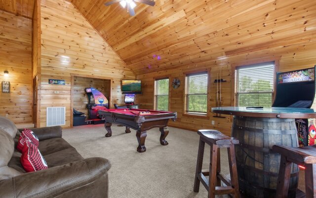 Mountain View Pool Lodge