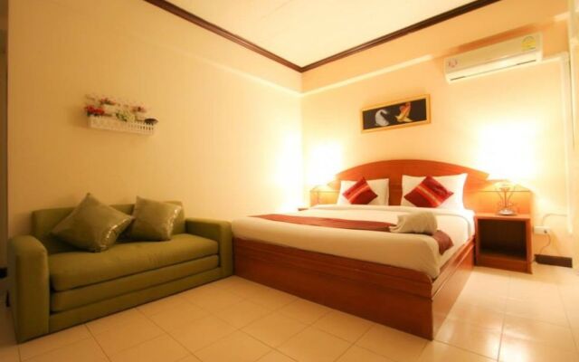 Phuket Holiday Hostel