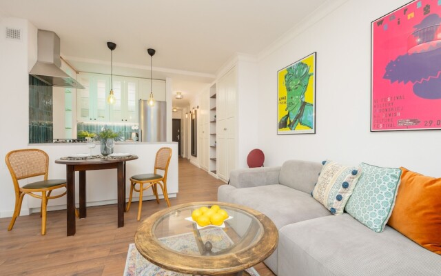 Marszałkowska Apartment by Renters