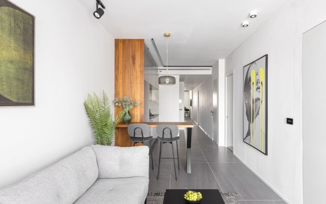 Skyline Serenity by tlv2rent