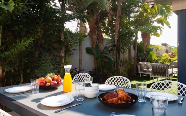 Huge Pampering Villa 5 BR with Jacuzzi